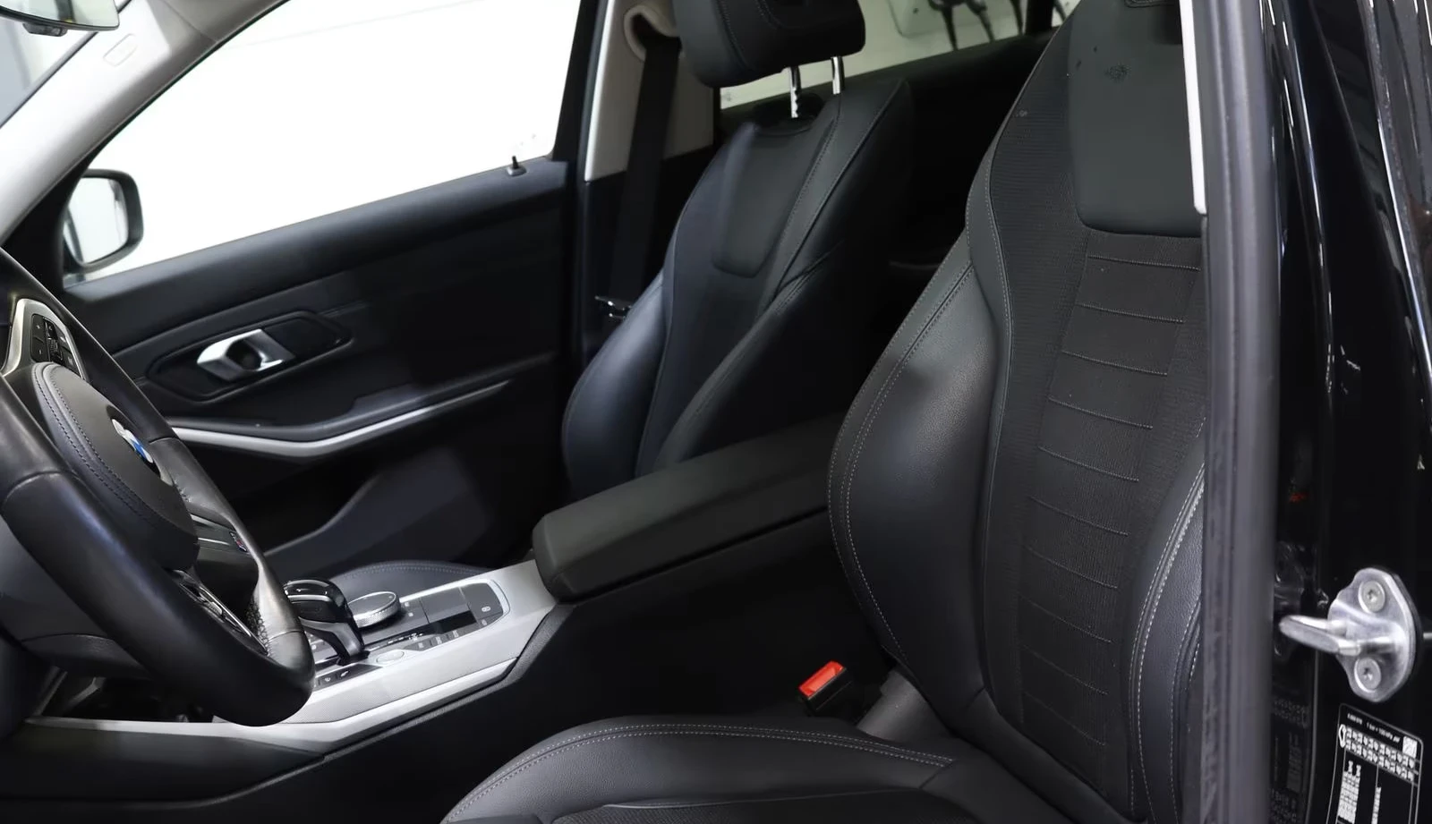 BMW 320 d/M-SPORT/190HP/360/CARPLAY/L.ASSIST/VCONTROL/345f - изображение 4