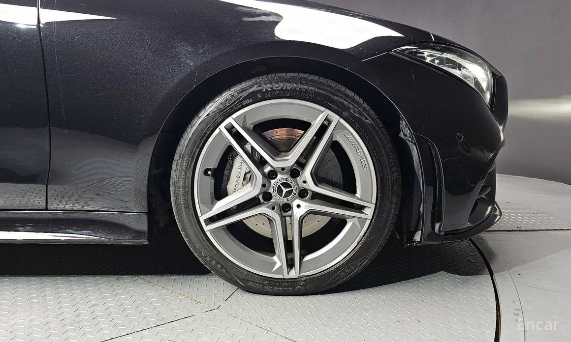 Mercedes-Benz CLS 300  - изображение 5