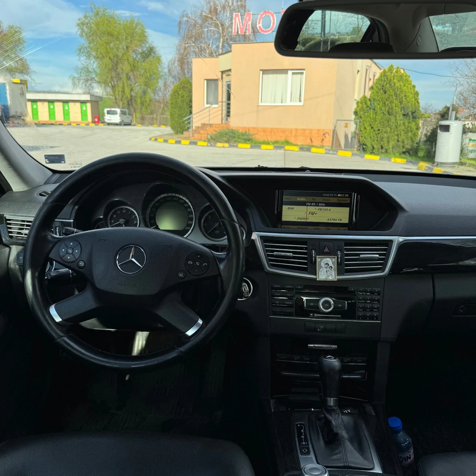 Mercedes-Benz E 220, снимка 8 - Автомобили и джипове - 54082301