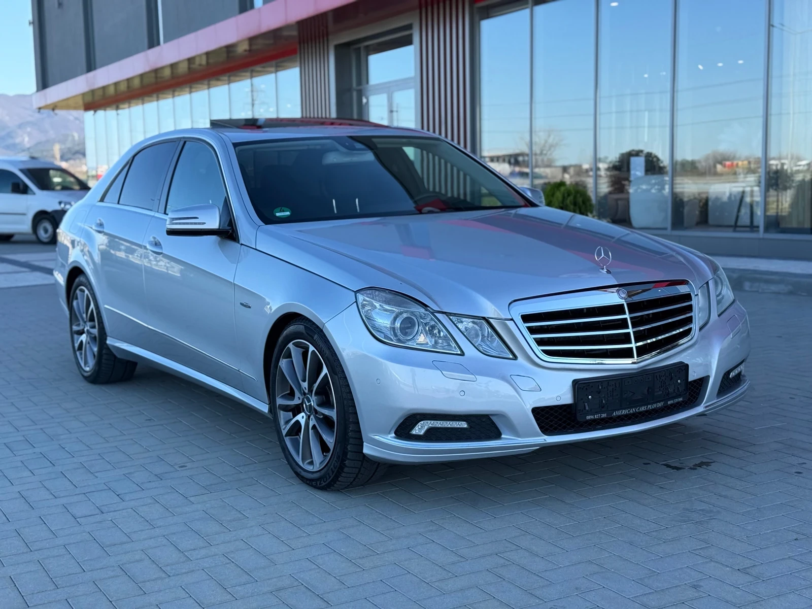 Mercedes-Benz E 350 AMG пакет Elegance 7G-Tronic, снимка 3 - Автомобили и джипове - 54151726