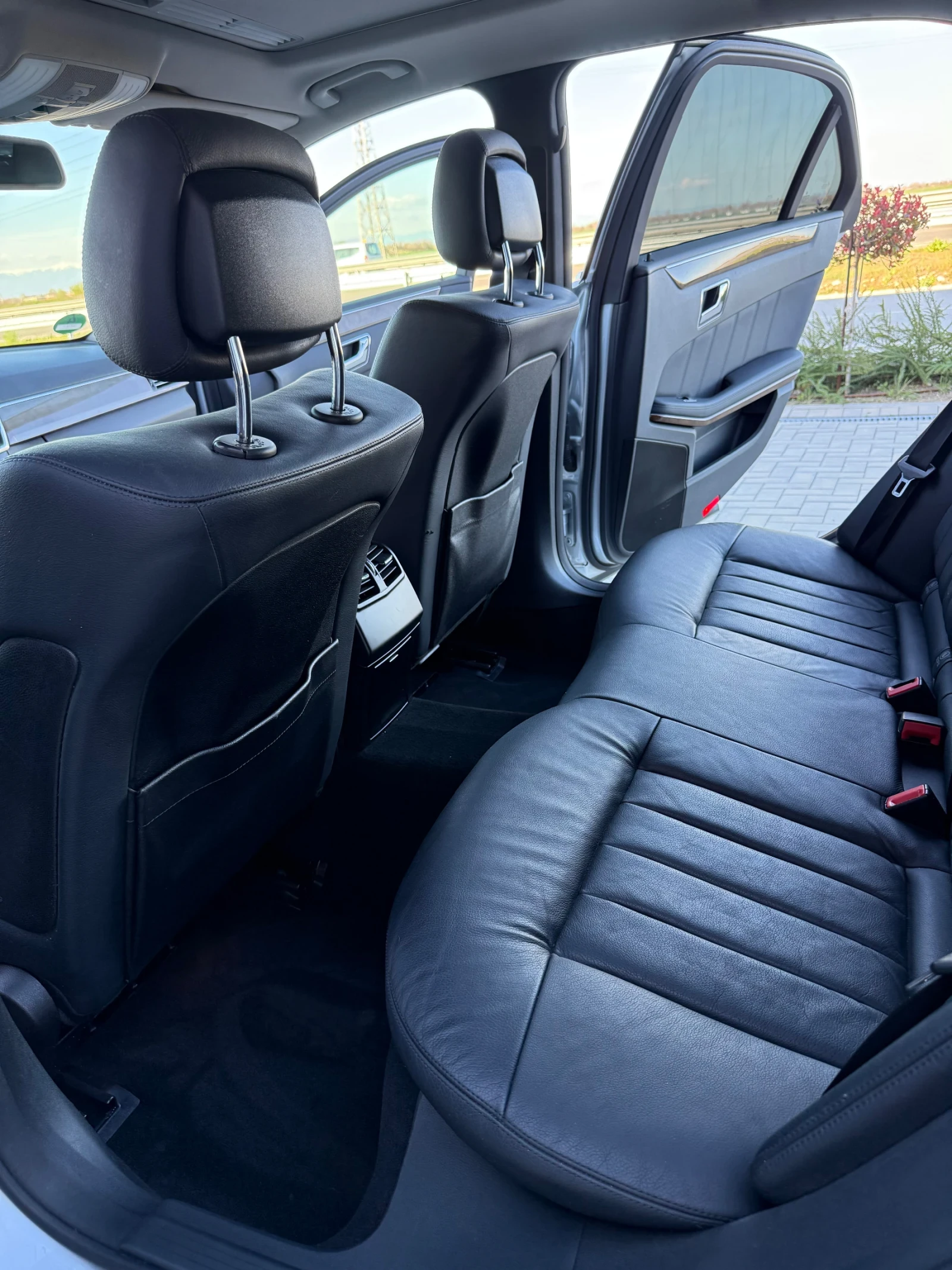 Mercedes-Benz E 350 AMG пакет Elegance 7G-Tronic, снимка 16 - Автомобили и джипове - 54151726