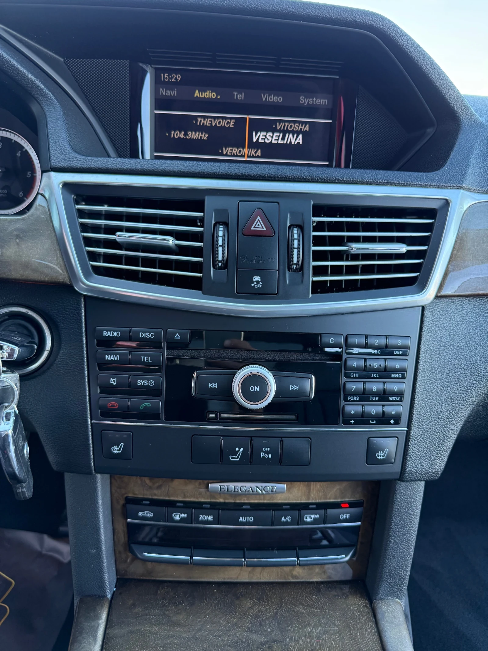 Mercedes-Benz E 350 AMG пакет Elegance 7G-Tronic, снимка 14 - Автомобили и джипове - 54151726