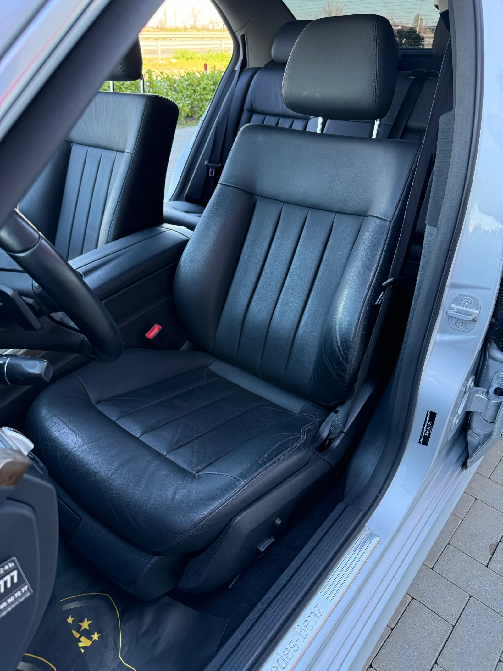 Mercedes-Benz E 350 AMG пакет Elegance 7G-Tronic, снимка 9 - Автомобили и джипове - 54151726