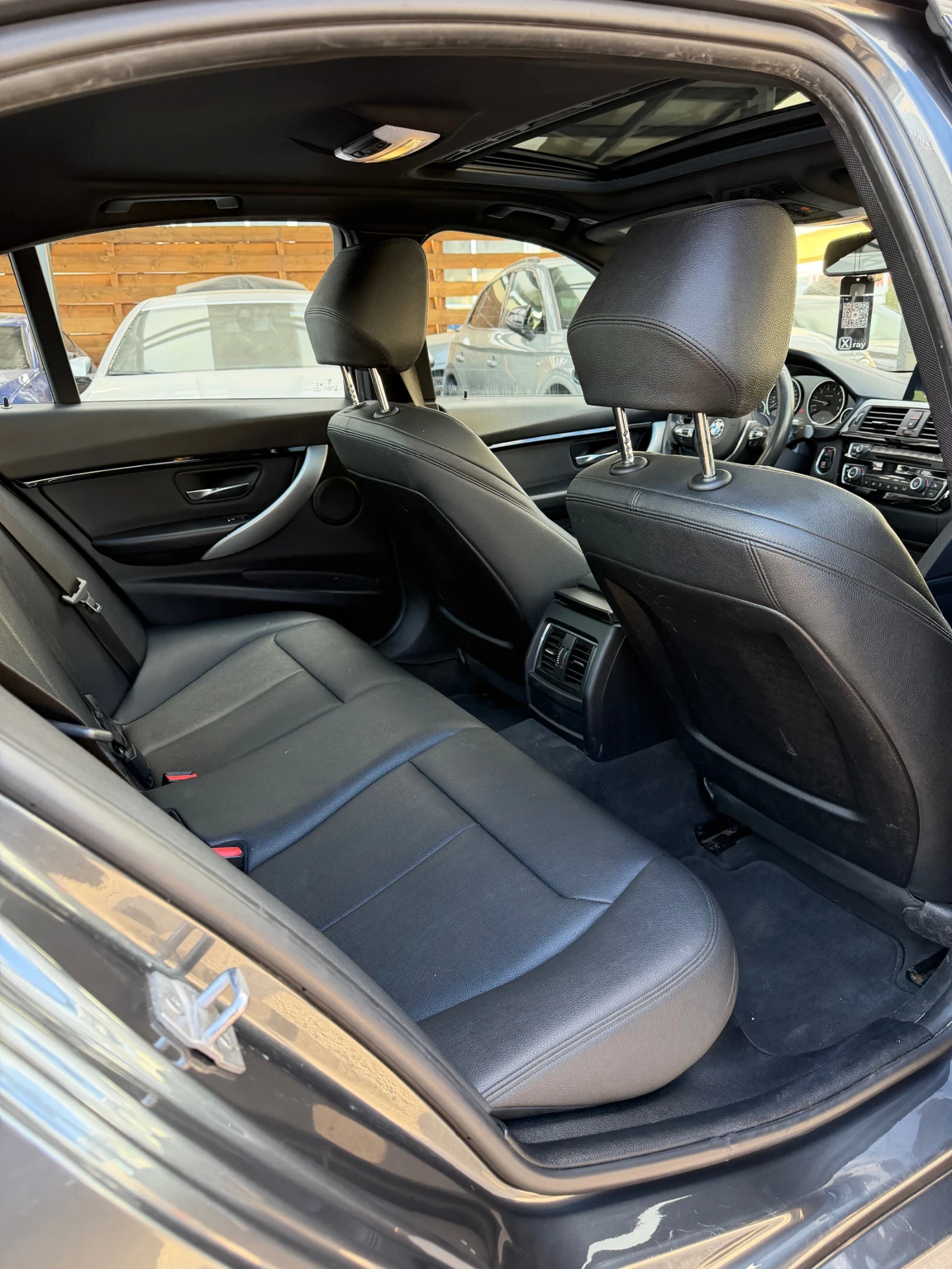 BMW 330 M-pack, снимка 12 - Автомобили и джипове - 54209097