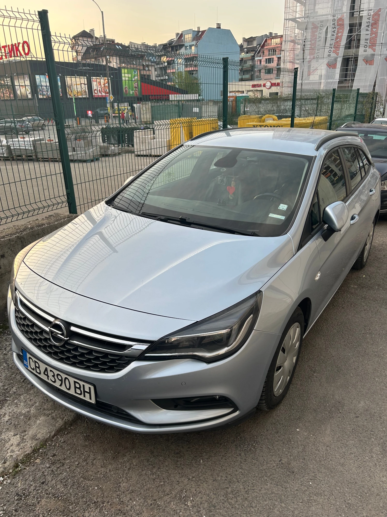 Opel Astra спорт тоурер