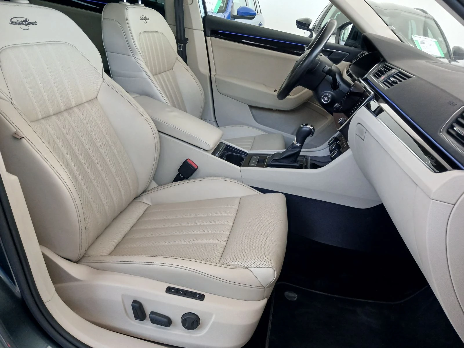 Skoda Superb L&K 2, 0 TDI/190 к.с./4x4, снимка 8 - Автомобили и джипове - 54333729