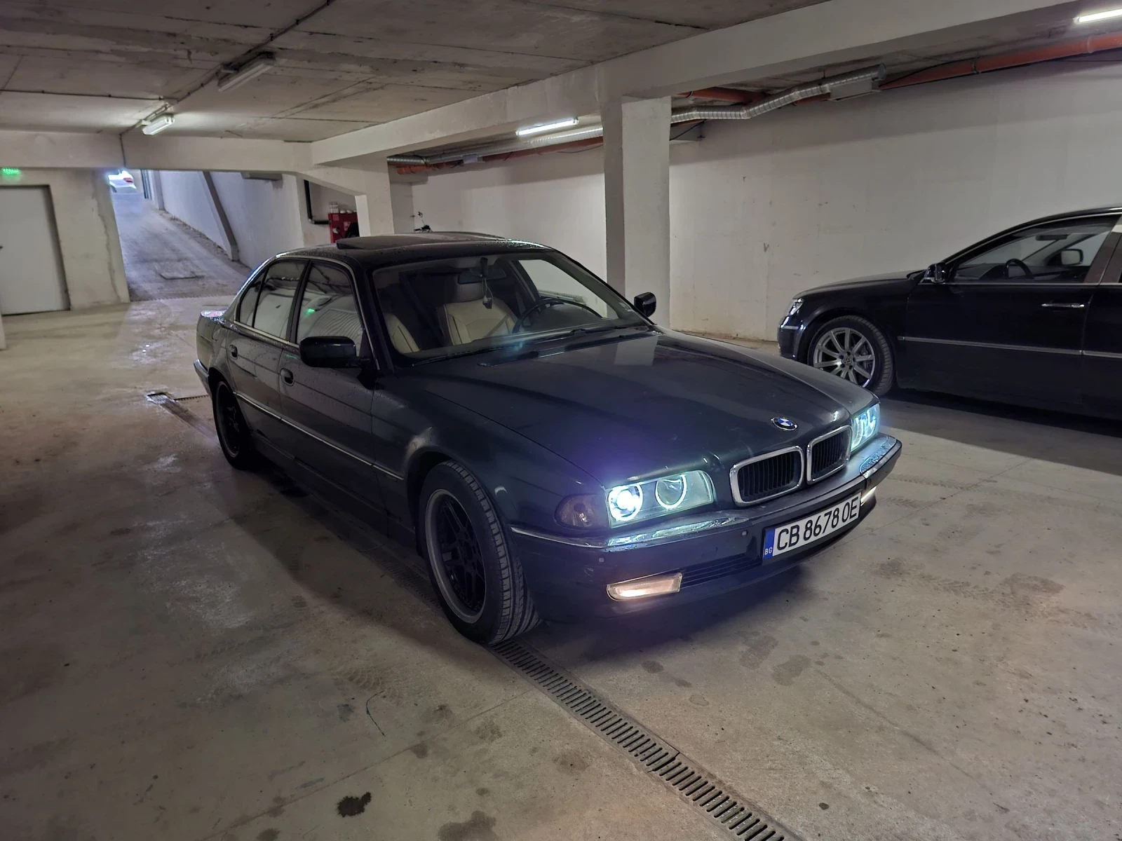 BMW 728 ГАЗ* Двоен стъклопакет* Подгрев* Шибидах* Парктрон, снимка 2 - Автомобили и джипове - 54413230