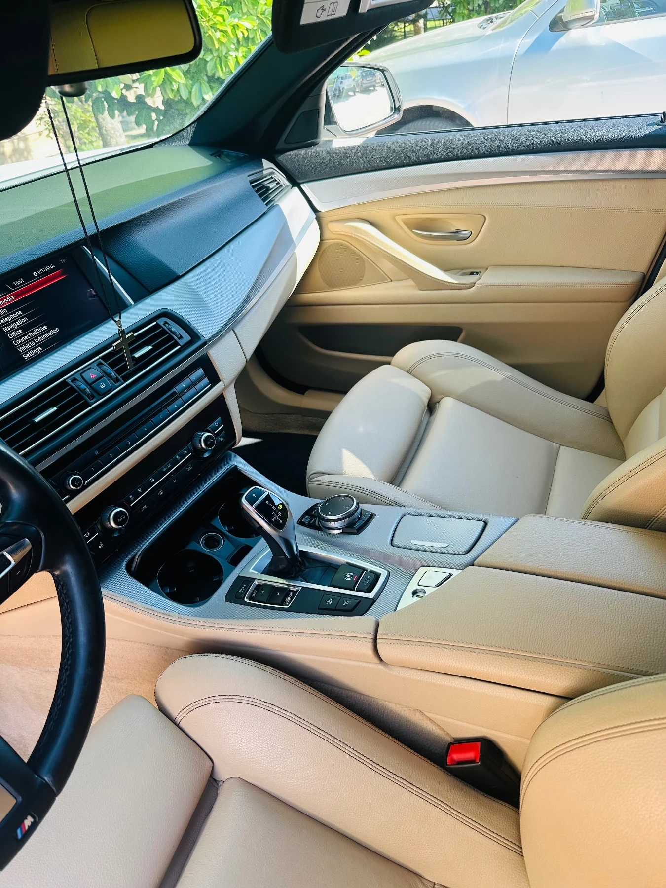 BMW 530 LCI Facelift , снимка 2 - Автомобили и джипове - 54486365