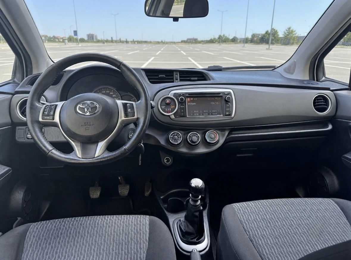 Toyota Yaris 1.4 D-4D 90kc Euro6b+ , снимка 7 - Автомобили и джипове - 54817564