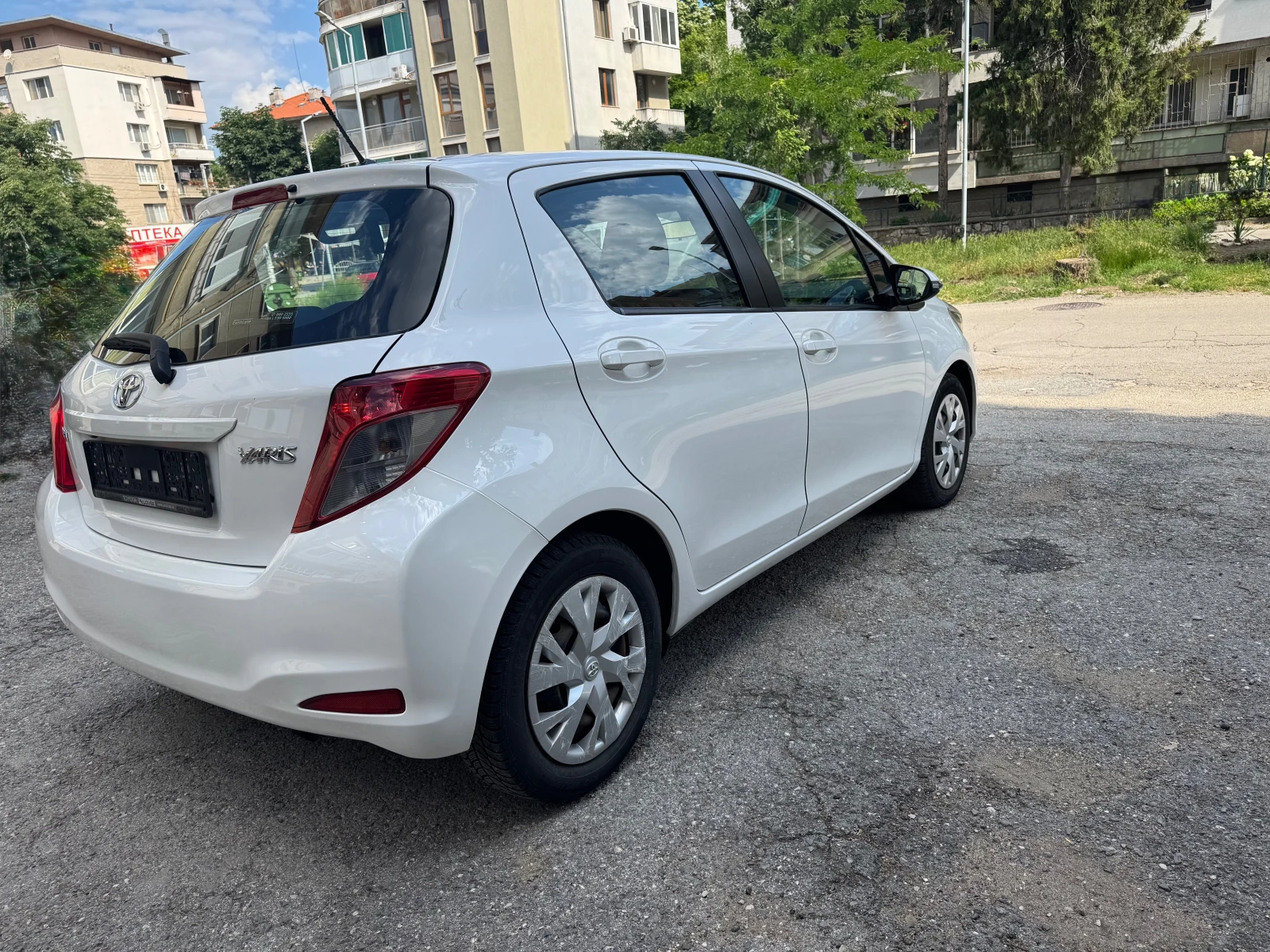 Toyota Yaris 1.4 D-4D 90kc, снимка 5 - Автомобили и джипове - 54817564