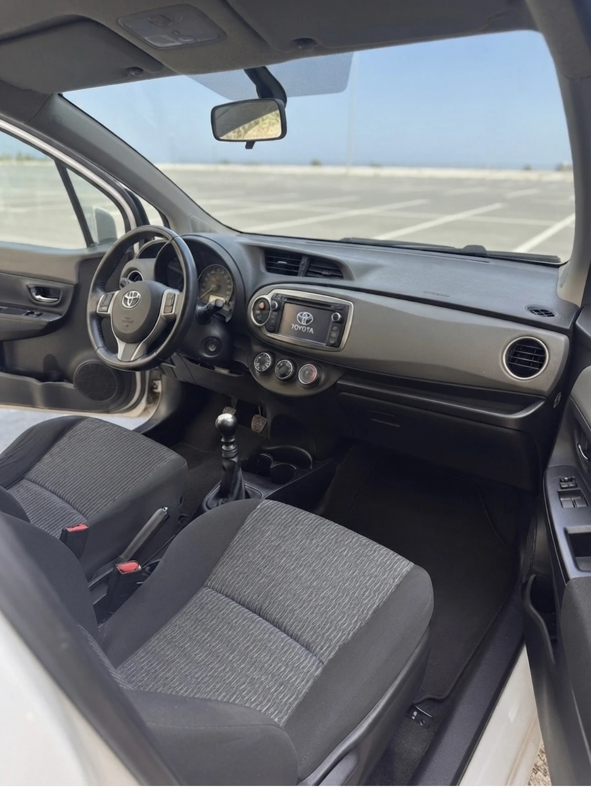 Toyota Yaris 1.4 D-4D 90kc Euro6b+ , снимка 8 - Автомобили и джипове - 54817564