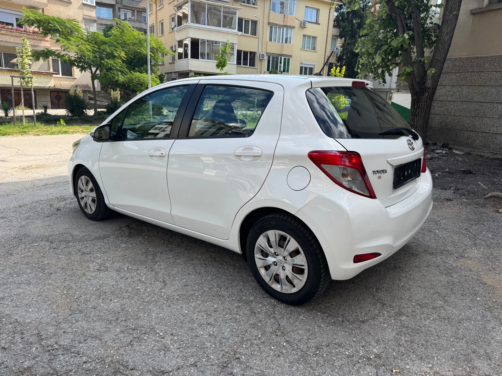Toyota Yaris 1.4 D-4D 90kc, снимка 3 - Автомобили и джипове - 54817564