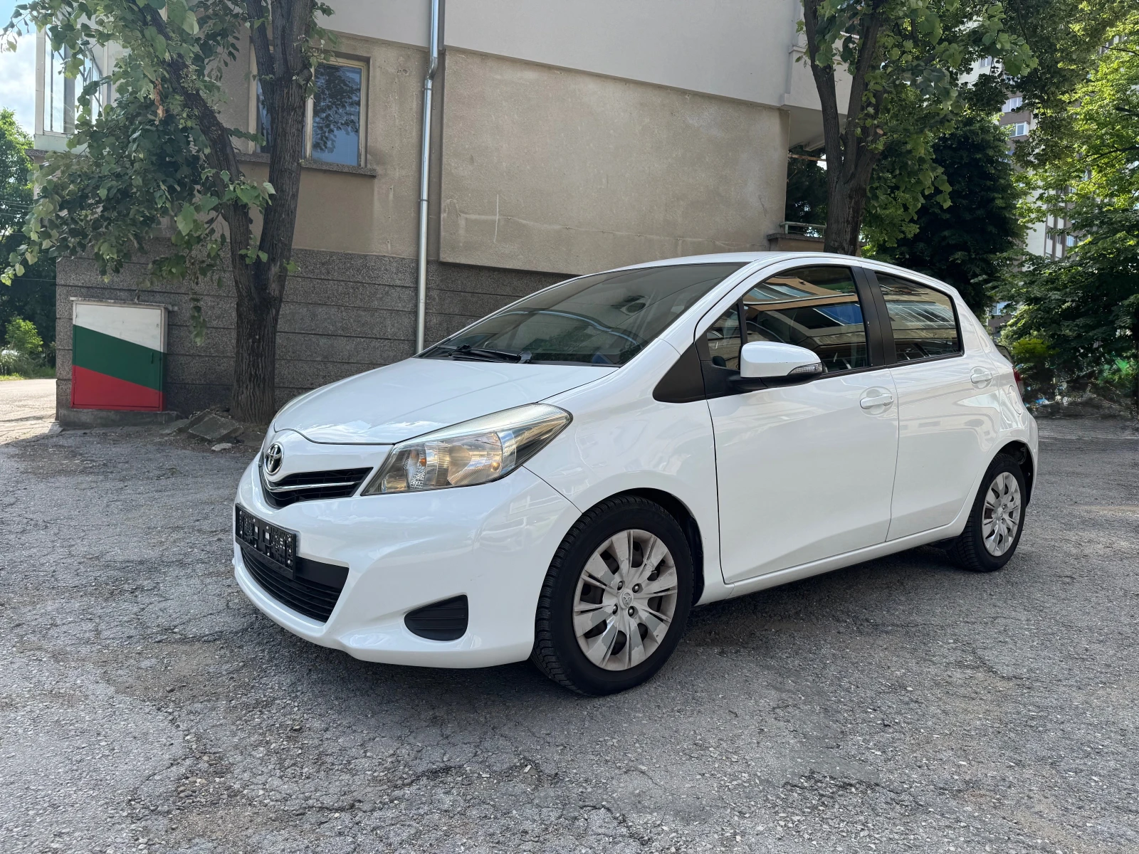 Toyota Yaris 1.4 D-4D 90kc, снимка 2 - Автомобили и джипове - 54817564