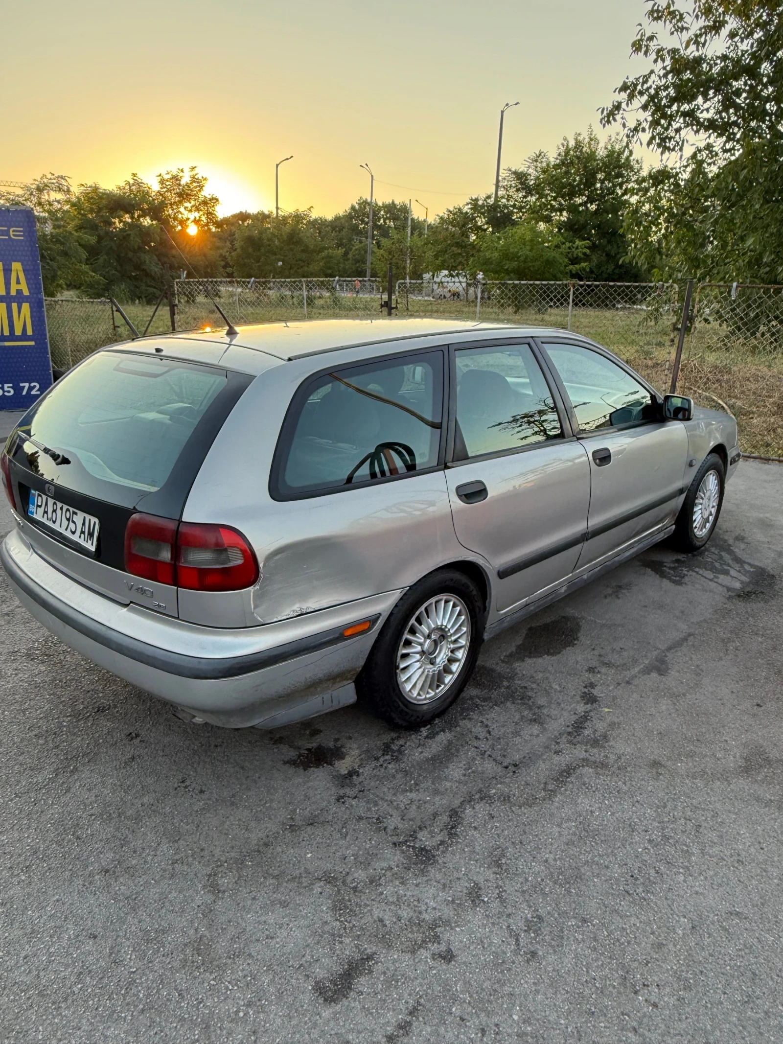 Volvo V40 2.0 газ/бензин, снимка 2 - Автомобили и джипове - 55513296