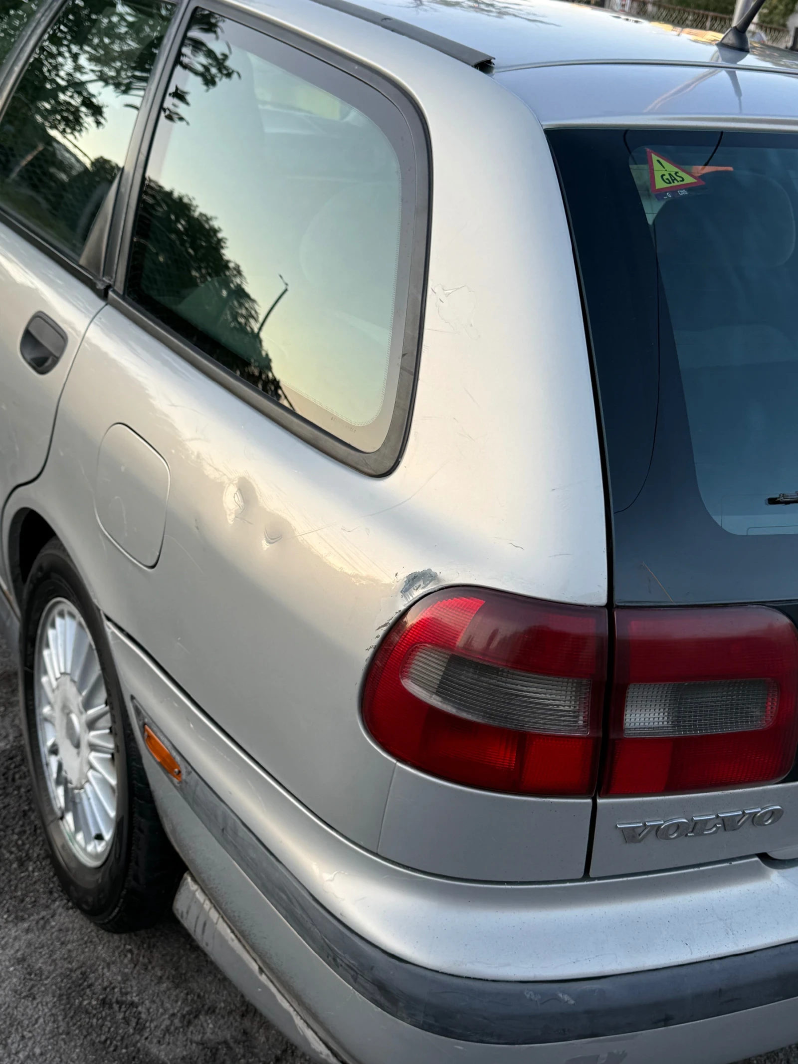 Volvo V40 2.0 газ/бензин, снимка 6 - Автомобили и джипове - 55513296