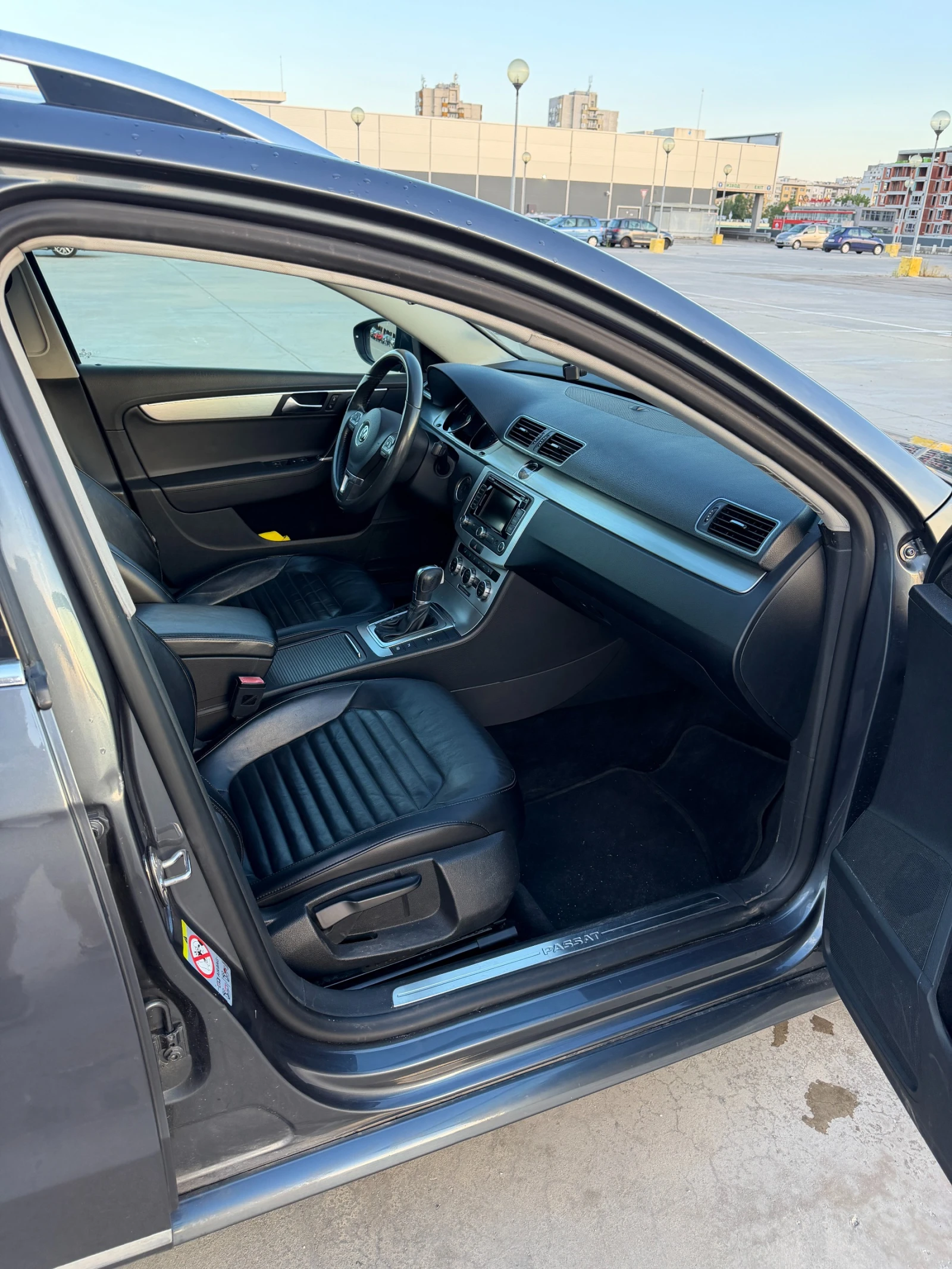VW Passat 2.0 TDI, снимка 12 - Автомобили и джипове - 55645084