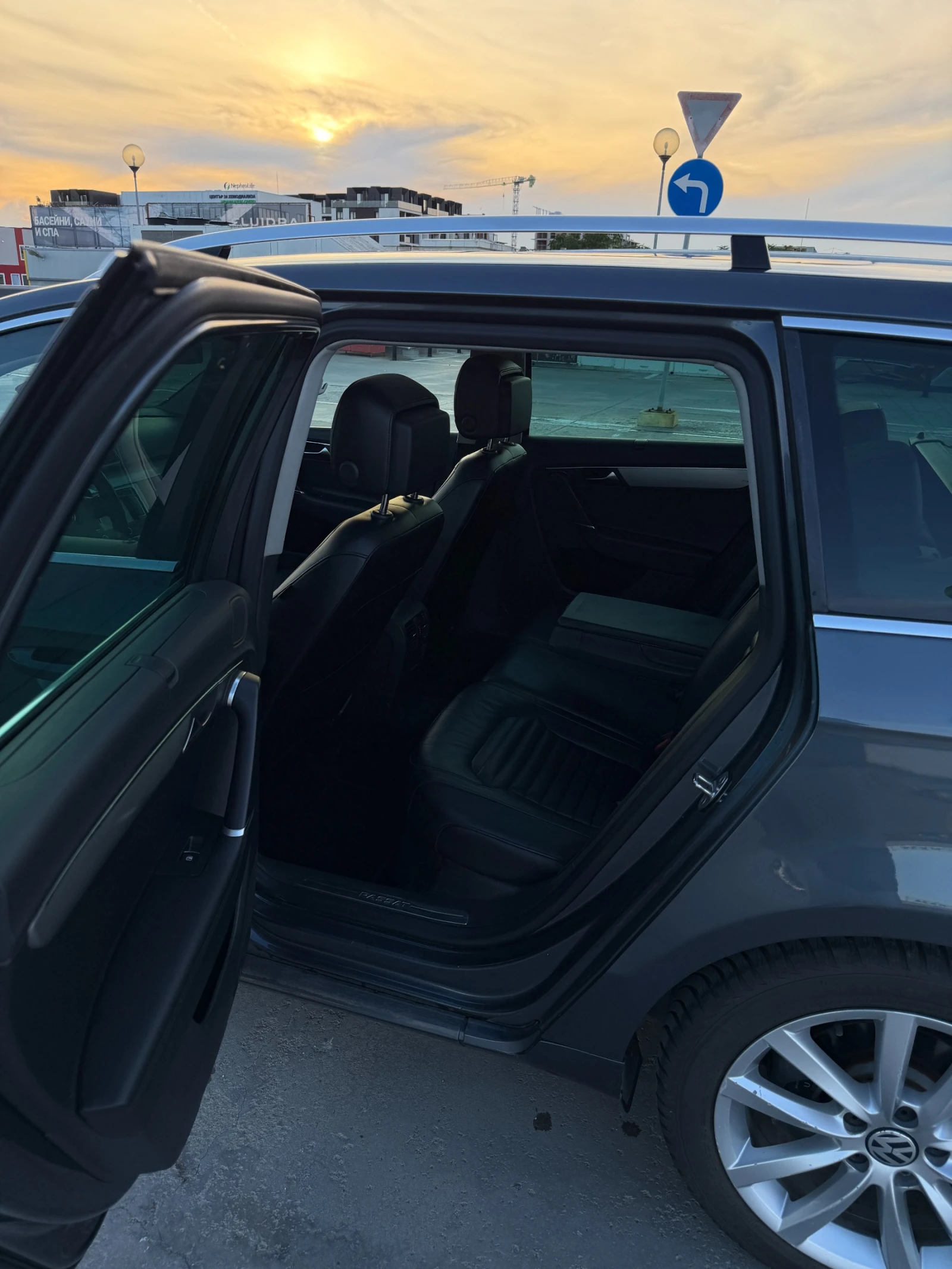 VW Passat 2.0 TDI, снимка 11 - Автомобили и джипове - 55645084
