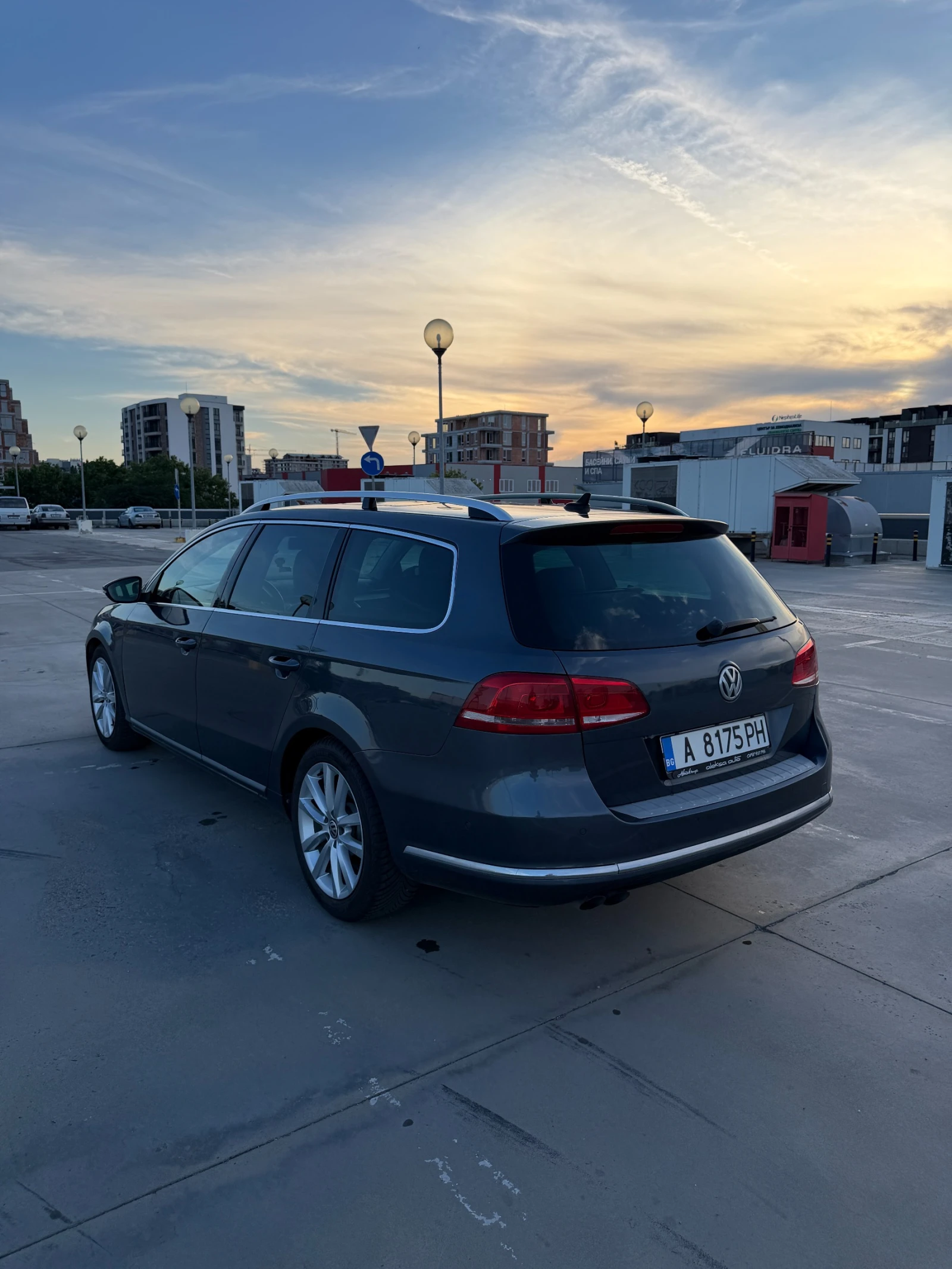 VW Passat 2.0 TDI, снимка 3 - Автомобили и джипове - 55645084