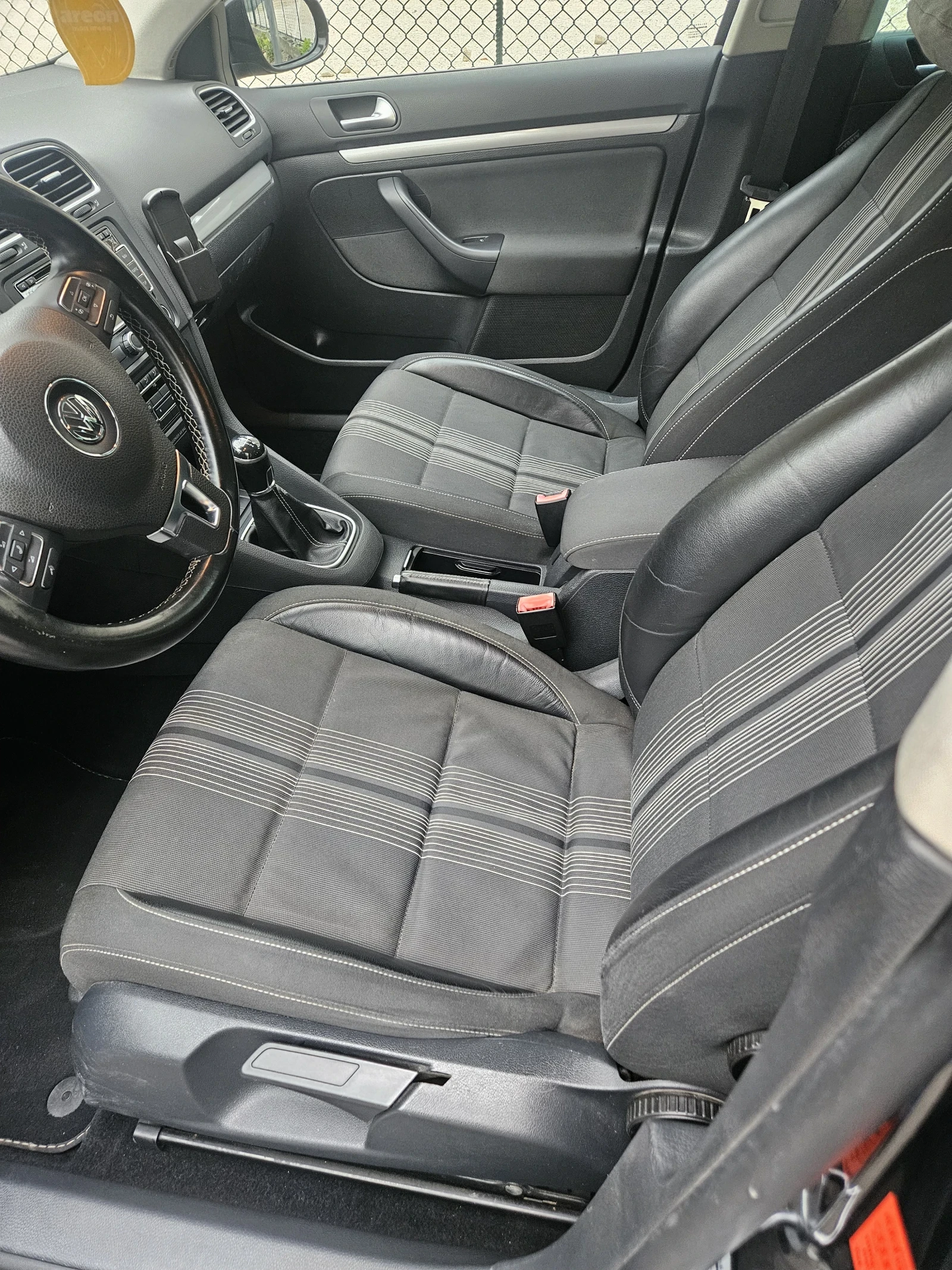 VW Golf Variant 1.6 tdi, снимка 7 - Автомобили и джипове - 56660468