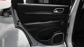 Jeep Grand cherokee 2020* SUMMIT* ОБДУХ* ДИСТРОНИК* HARMAN* PANO* 8ZF* - 18500 € / 36182.85 лв. - 72978318 12