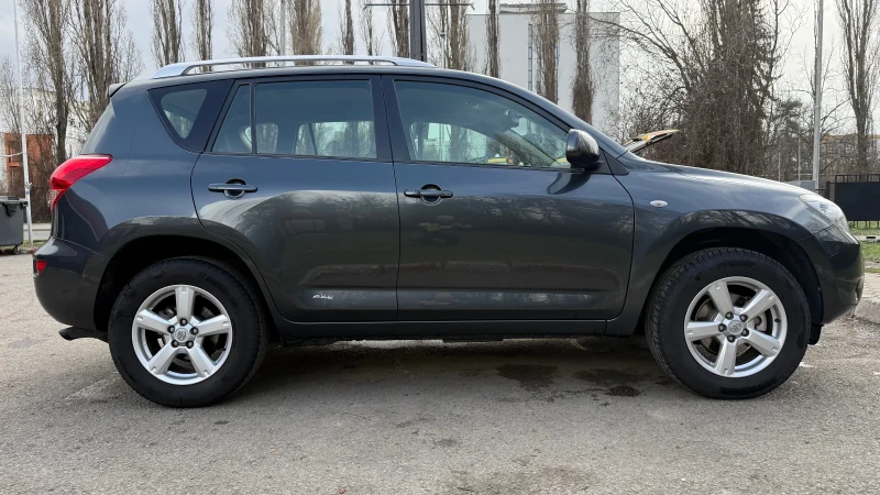 Toyota Rav4, снимка 2 - Автомобили и джипове - 49526297