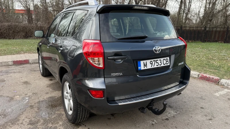 Toyota Rav4, снимка 4 - Автомобили и джипове - 49526297