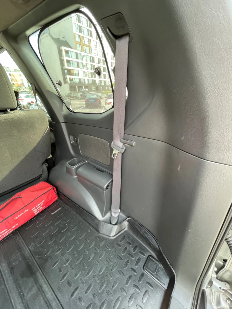 Toyota Land cruiser, снимка 14 - Автомобили и джипове - 51894823