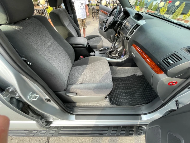 Toyota Land cruiser, снимка 13 - Автомобили и джипове - 51894823