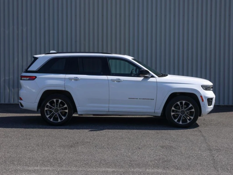 Jeep Grand cherokee OVERLAND V8/ФИНАНСИРАНЕ ОТ 400 ЕВРО НА МЕСЕЦ, снимка 2 - Автомобили и джипове - 53597158