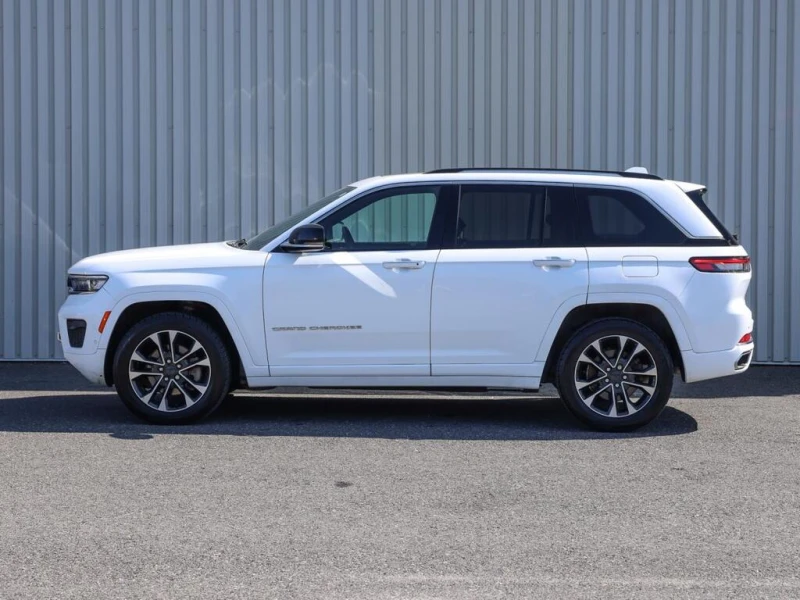 Jeep Grand cherokee OVERLAND V8/ФИНАНСИРАНЕ ОТ 400 ЕВРО НА МЕСЕЦ, снимка 3 - Автомобили и джипове - 53597158