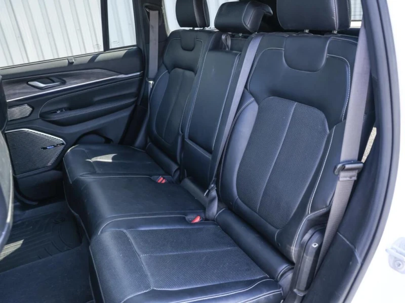 Jeep Grand cherokee OVERLAND V8/ФИНАНСИРАНЕ ОТ 400 ЕВРО НА МЕСЕЦ, снимка 14 - Автомобили и джипове - 53597158