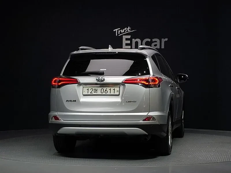 Toyota Rav4 2.5i 2WD - САМО 30% АВАНС, снимка 8 - Автомобили и джипове - 55889348