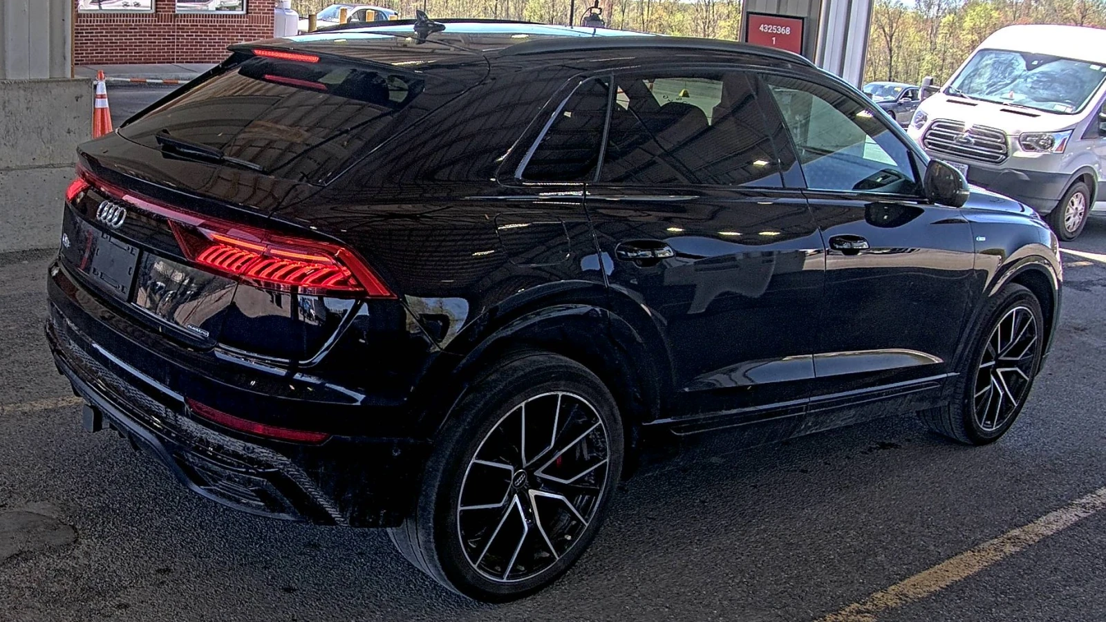 Audi Q8 Premium Plus* Обдух* B&O* Дистроник* 360* Head-Up* - изображение 5