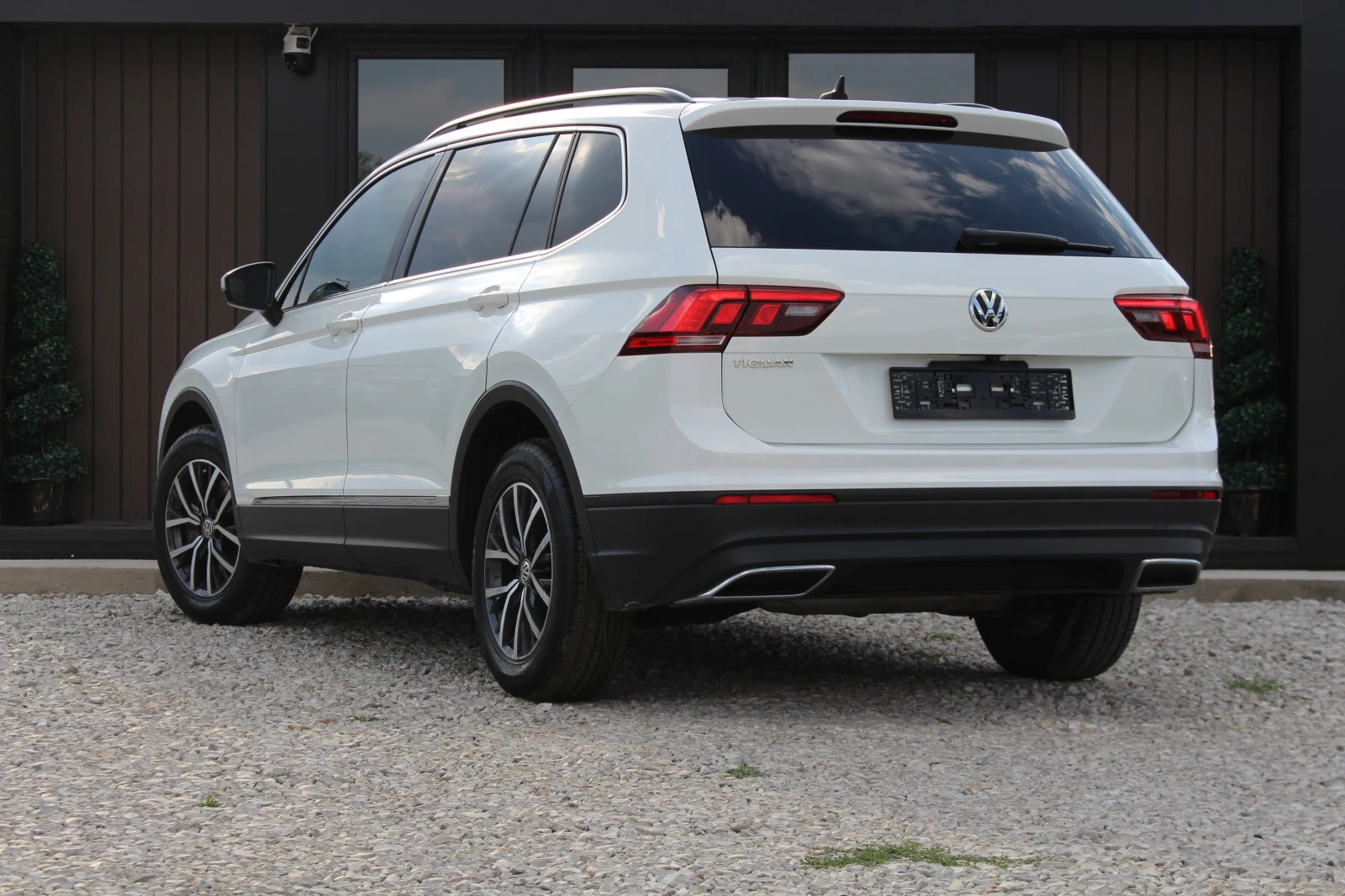 VW Tiguan 2.0TSI* 4-MOTION* LED* ALLSPACE - изображение 4