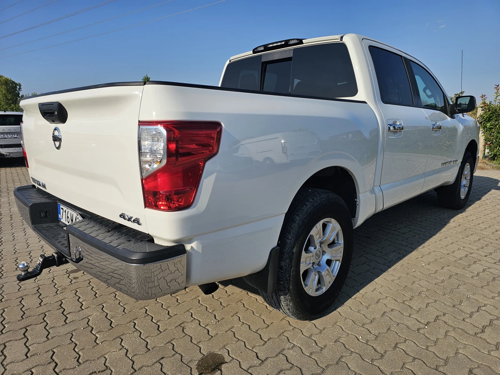 Nissan Titan crew cab 5.6 V8 AWD бързи бавни , снимка 3 - Автомобили и джипове - 53599882