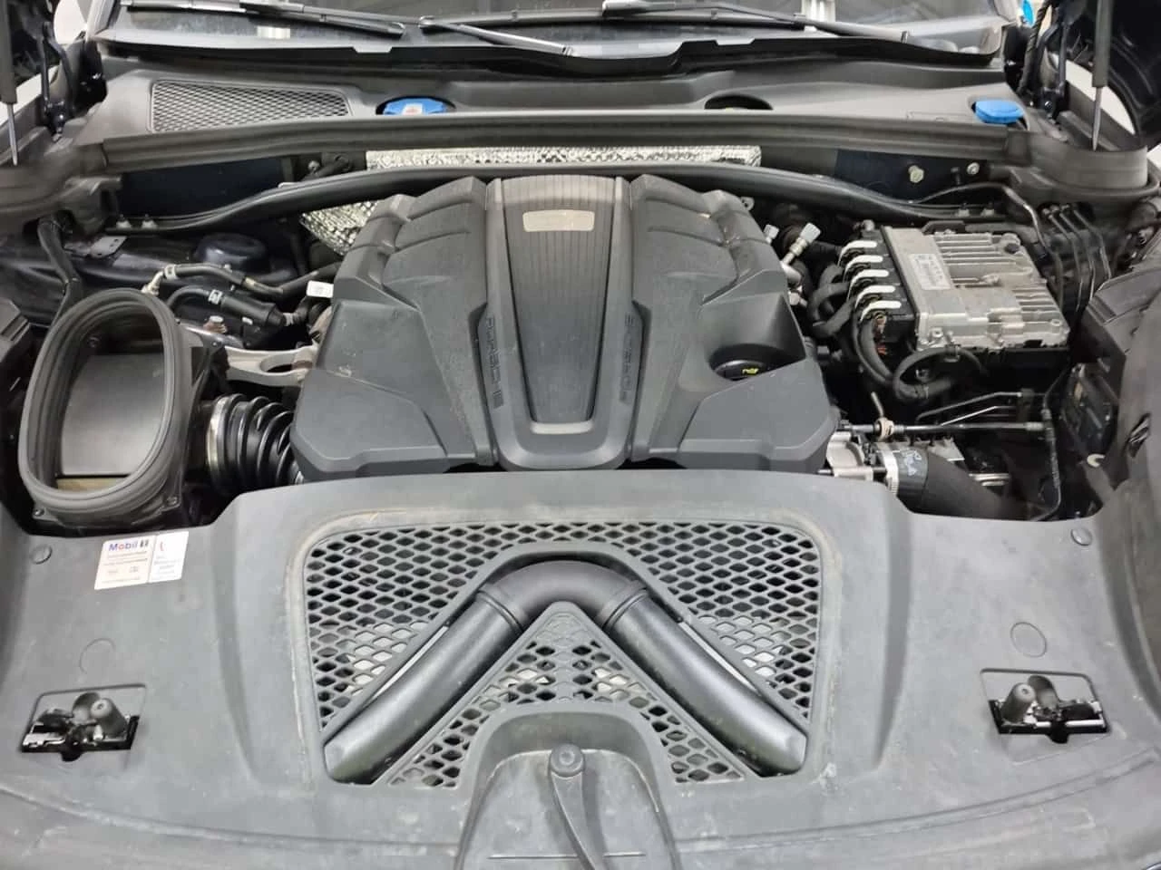 Porsche Macan S| 360 КАМЕРИ| ОБДУХВАНЕ| ПАНОРАМА| CARFAX| , снимка 8 - Автомобили и джипове - 54070570