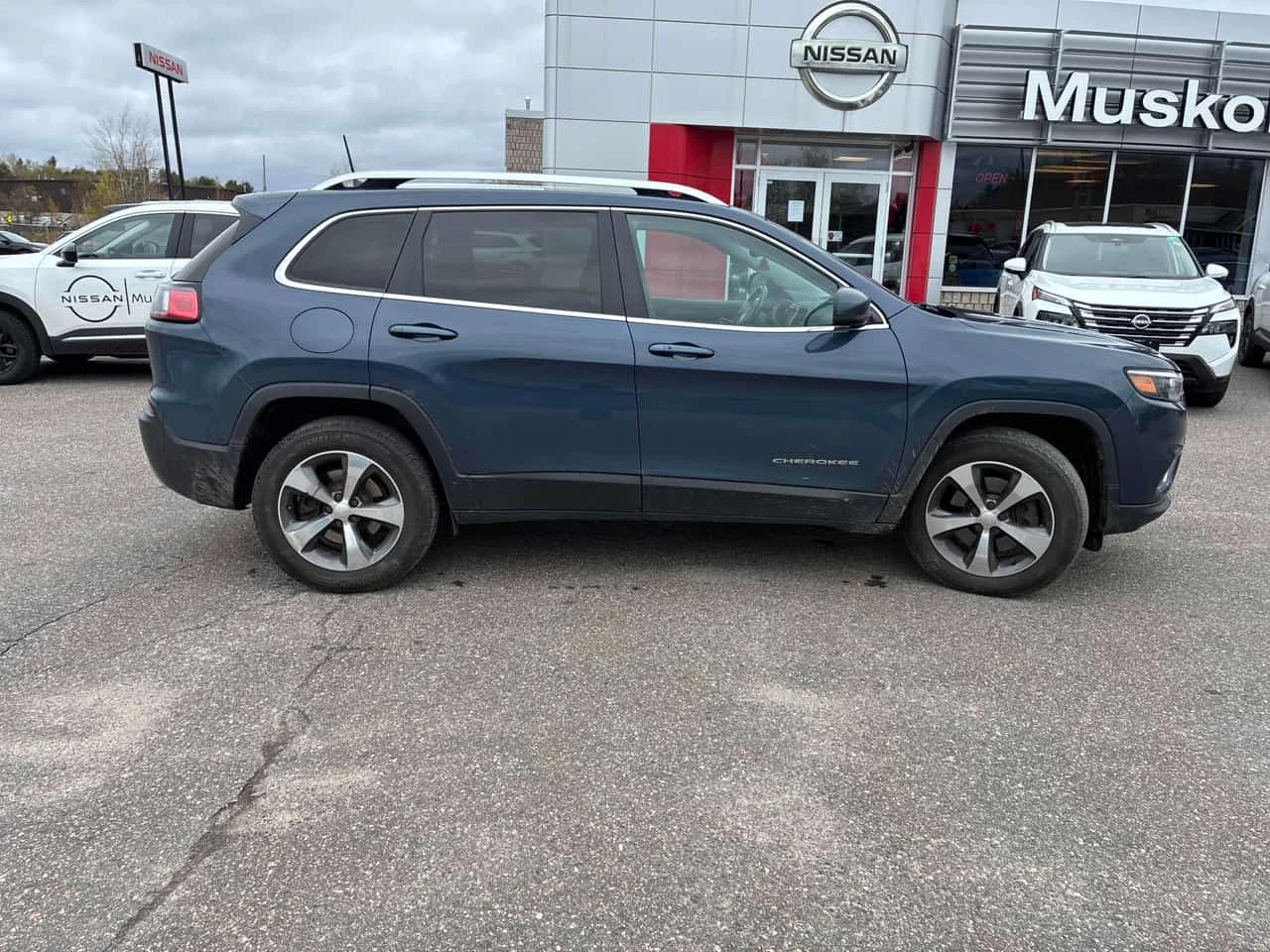 Jeep Cherokee * Limited * NAVI * ПОДГРЕВ * КАМЕРА, снимка 3 - Автомобили и джипове - 54561746