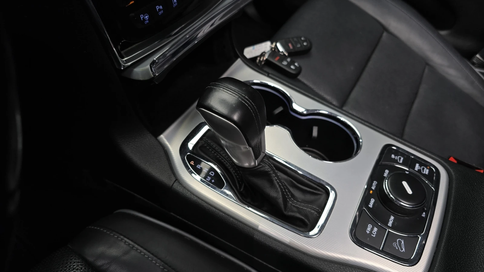 Jeep Grand cherokee 2020* SUMMIT* ОБДУХ* ДИСТРОНИК* HARMAN* PANO* 8ZF*, снимка 11 - Автомобили и джипове - 54750611
