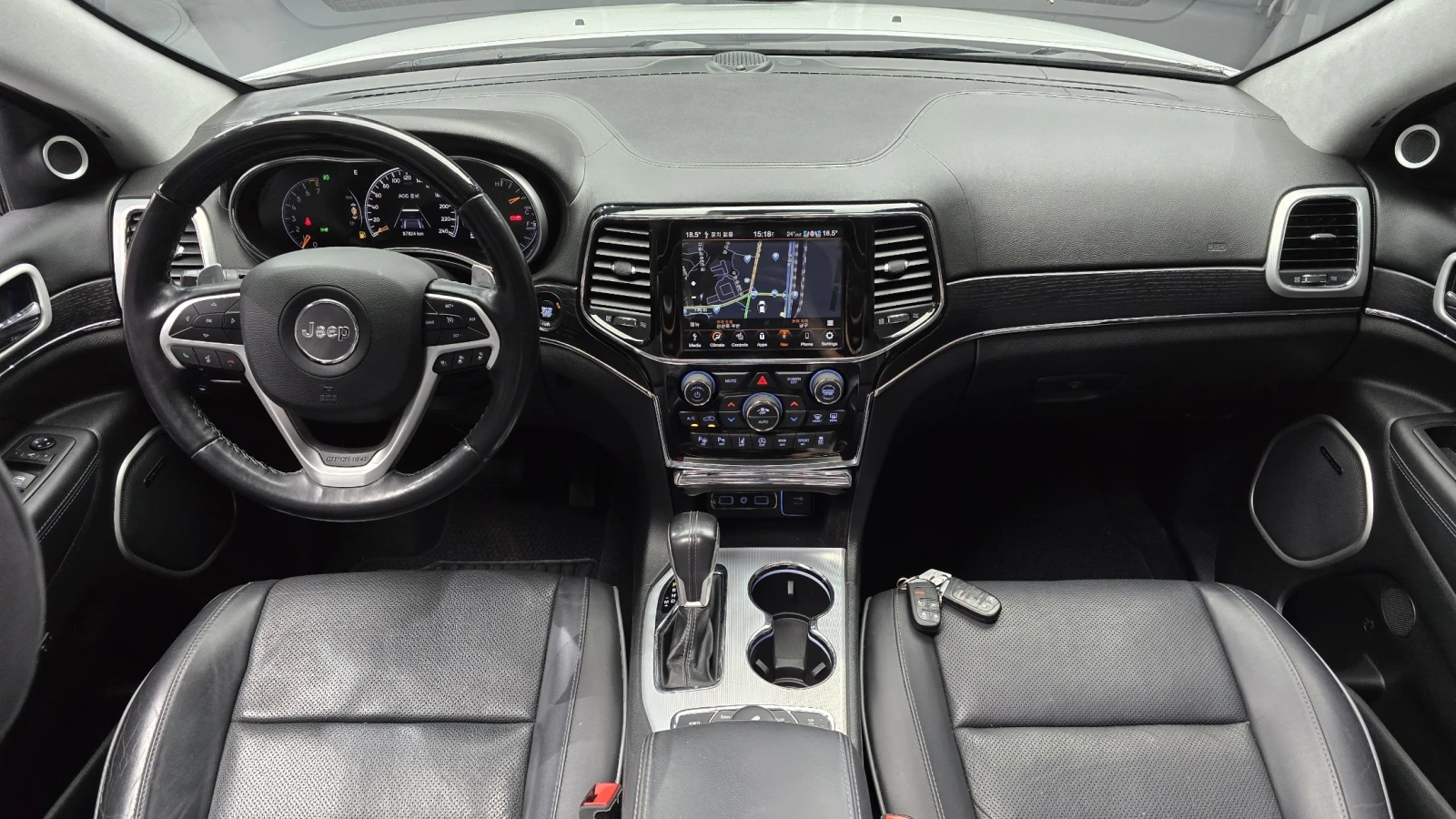 Jeep Grand cherokee 2020* SUMMIT* ОБДУХ* ДИСТРОНИК* HARMAN* PANO* 8ZF*, снимка 6 - Автомобили и джипове - 54750611