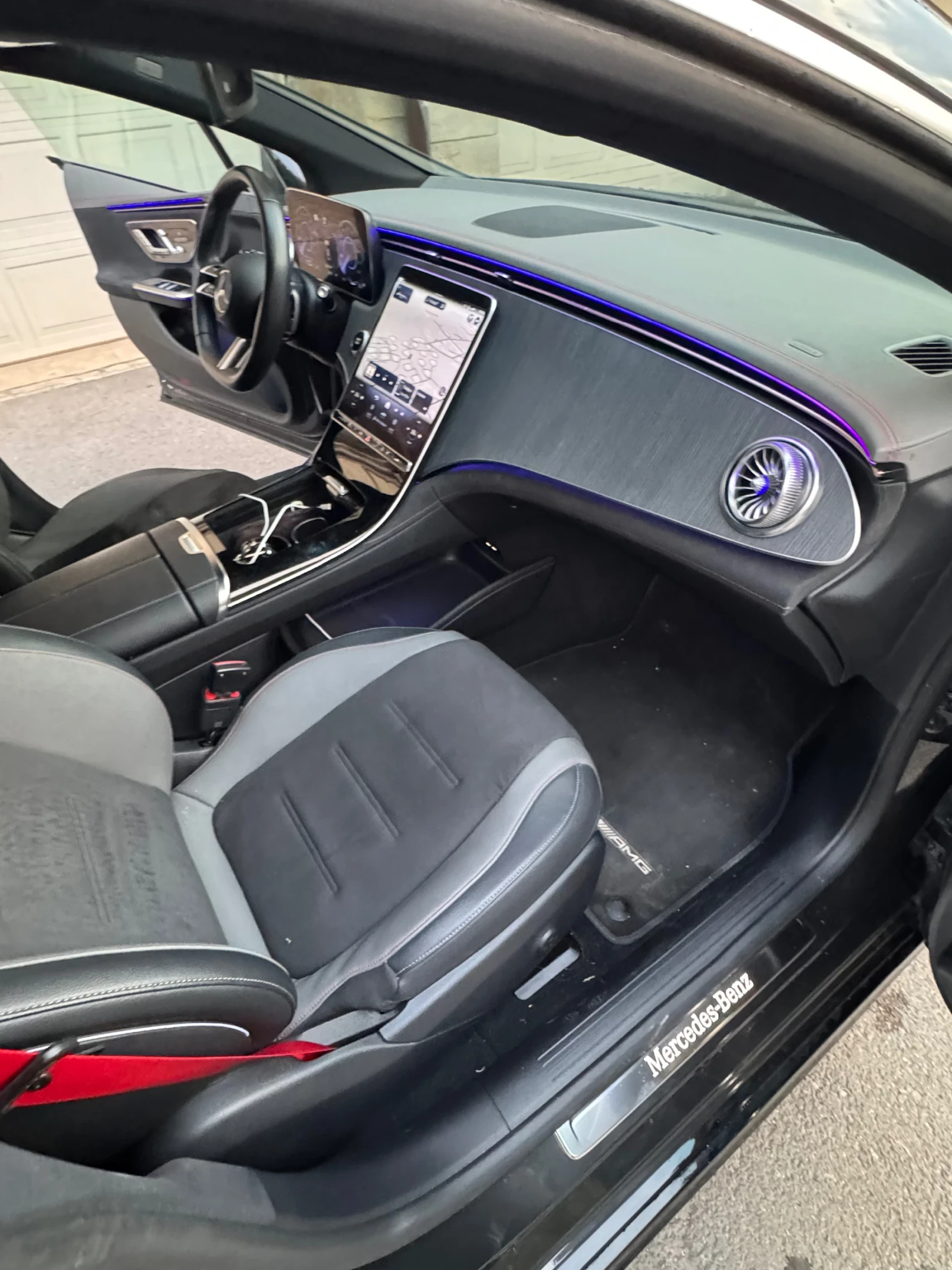 Mercedes-Benz EQE 300 DISTRONIC, AMG , AIR Dig.LED BURMESTER 360* , снимка 10 - Автомобили и джипове - 55305048