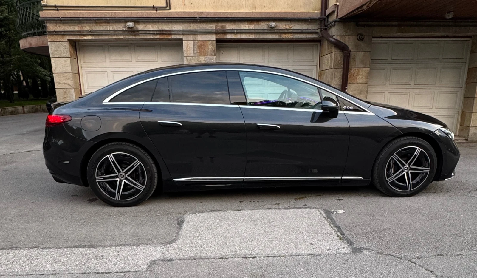 Mercedes-Benz EQE 300 DISTRONIC, AMG , AIR Dig.LED BURMESTER 360* , снимка 4 - Автомобили и джипове - 55305048
