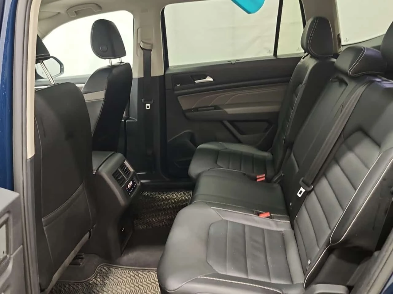 VW Atlas HIGHLINE* CARFAX* АВТОКРЕДИТ БЕЗ ПЪРВОНАЧАЛНА ВНОС, снимка 12 - Автомобили и джипове - 55786038