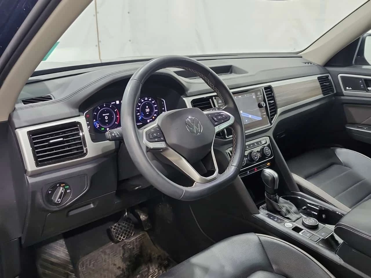 VW Atlas HIGHLINE* CARFAX* АВТОКРЕДИТ БЕЗ ПЪРВОНАЧАЛНА ВНОС, снимка 10 - Автомобили и джипове - 55786038