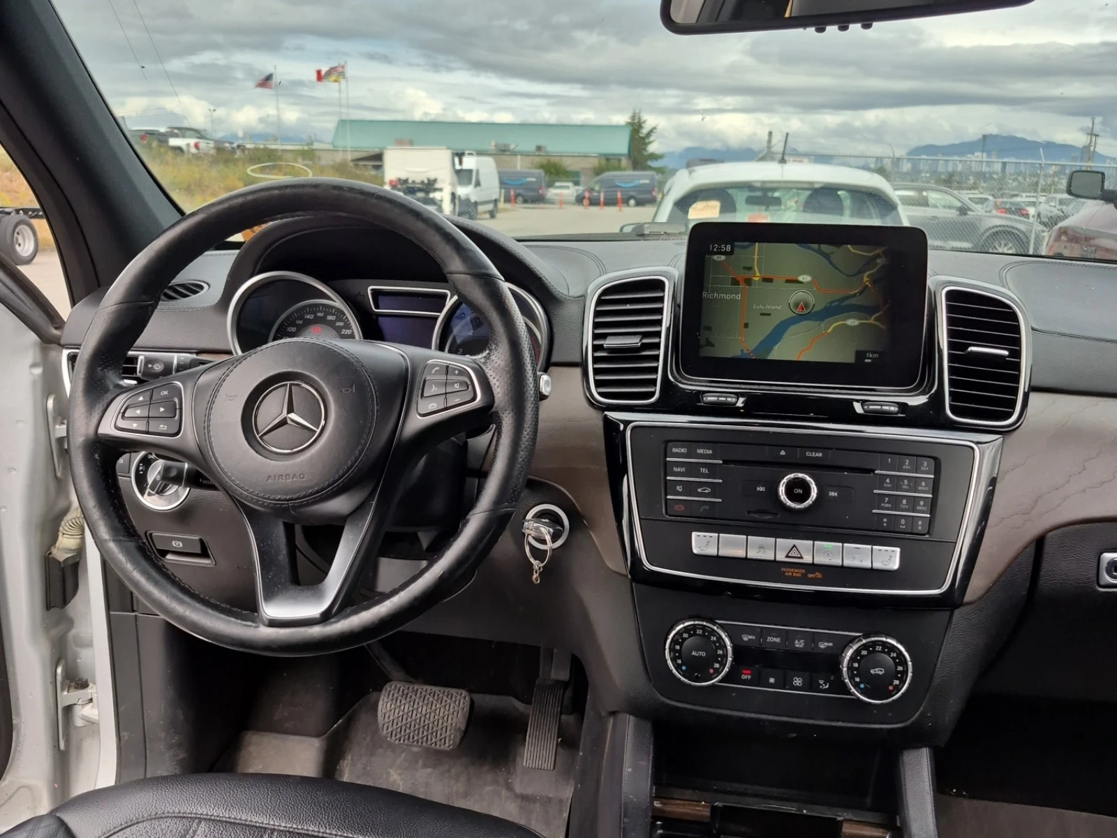 Mercedes-Benz GLS 450  DISTRONIC / 360 / MEMORY / BURMESTER , снимка 10 - Автомобили и джипове - 56023221