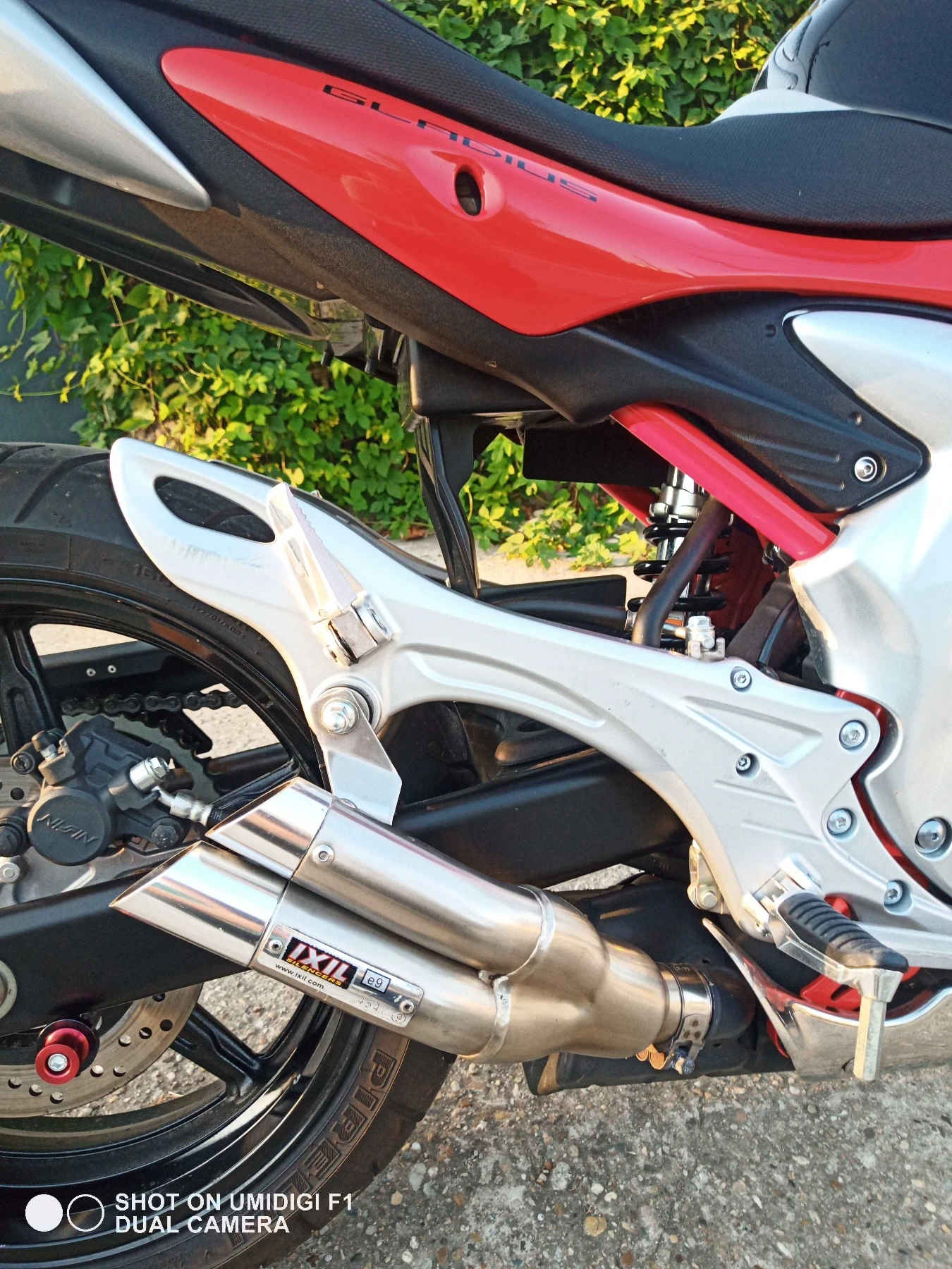 Suzuki Gladius, снимка 9 - Мотоциклети и мототехника - 56426159