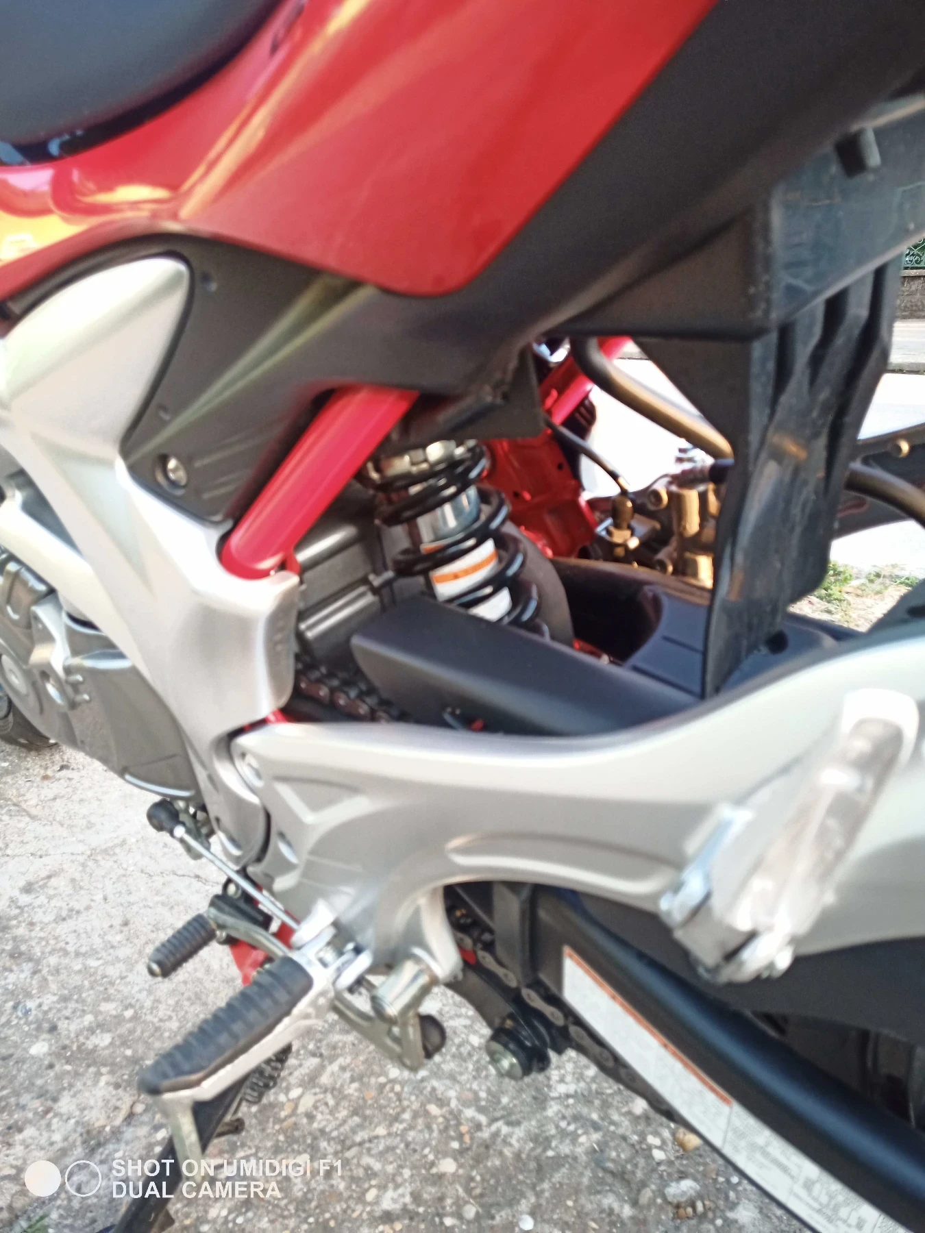 Suzuki Gladius, снимка 3 - Мотоциклети и мототехника - 56426159