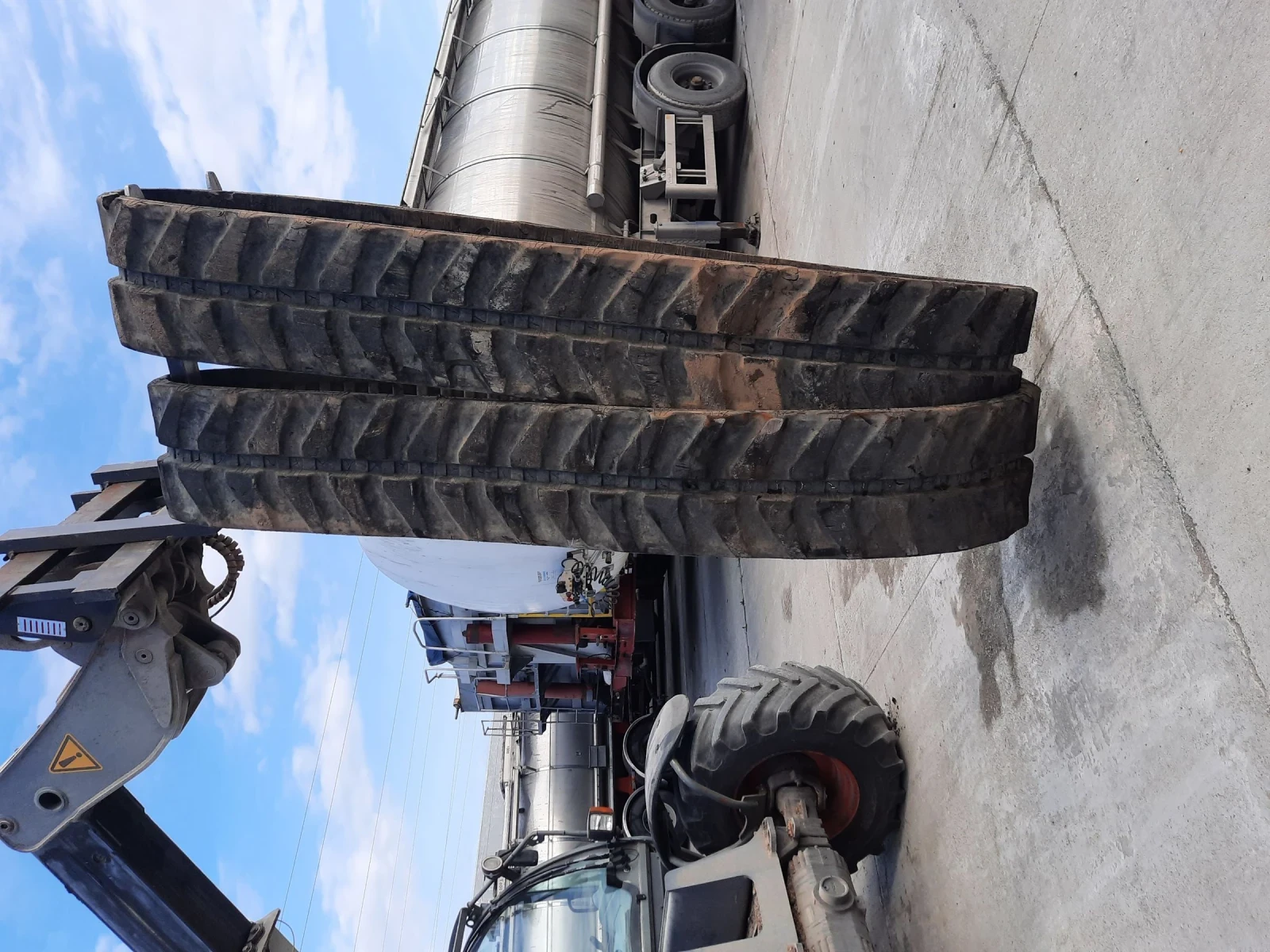 Багер Hyundai, снимка 1