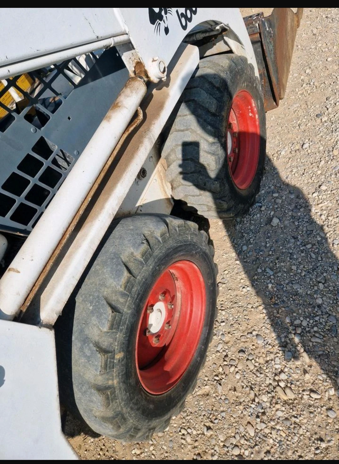 Мини челни товарачи Bobcat 643 - изображение 8
