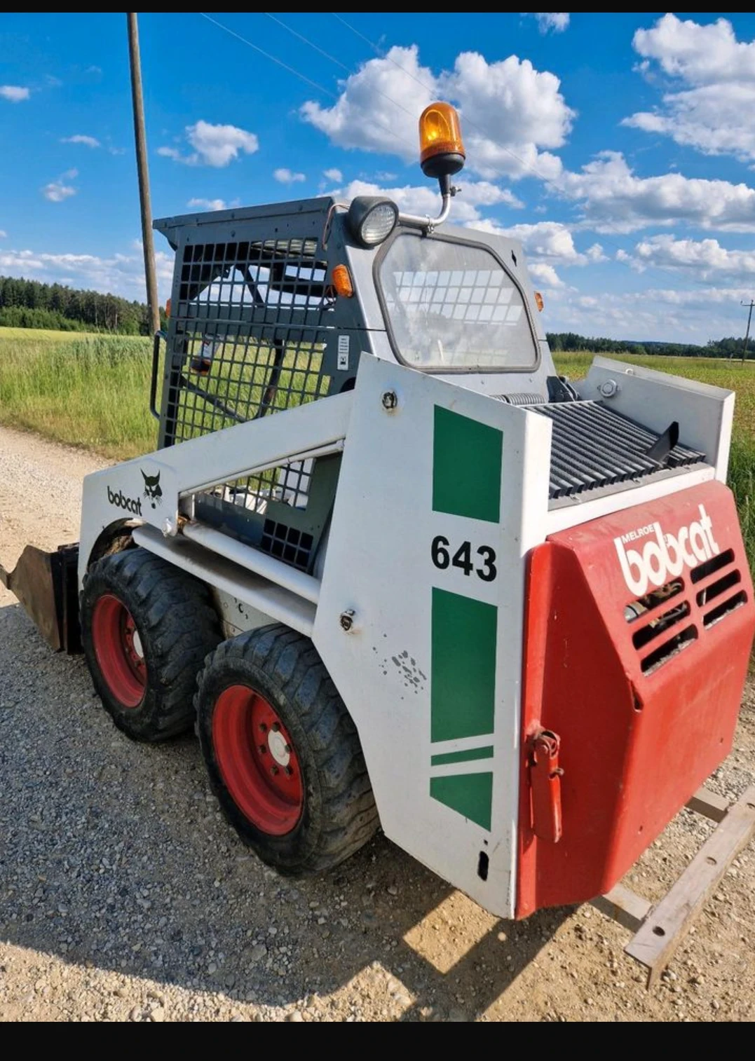 Мини челни товарачи Bobcat 643 - изображение 3