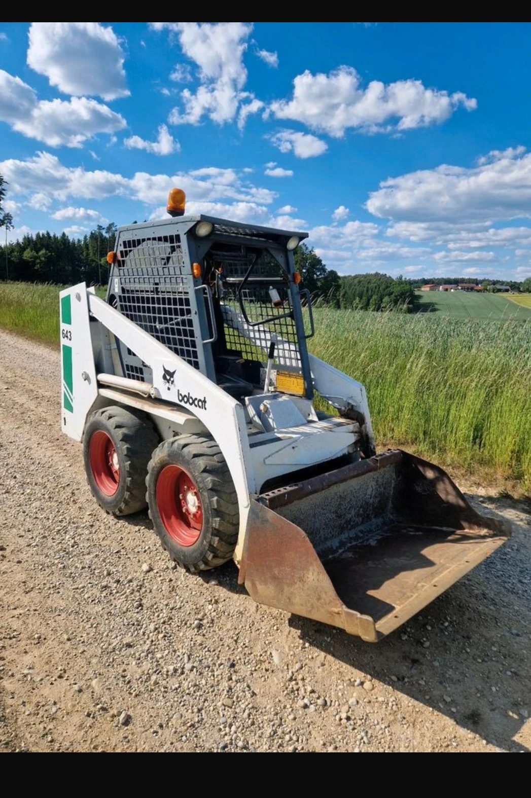 Мини челни товарачи Bobcat 643 - изображение 2